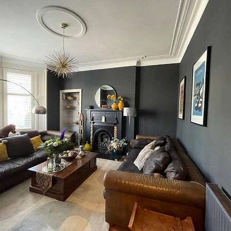 Traditional Apt Close To City Centre & Hampden Glasgow Buitenkant foto