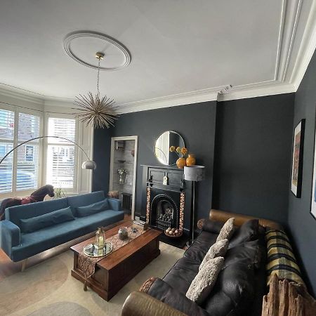 Traditional Apt Close To City Centre & Hampden Glasgow Buitenkant foto