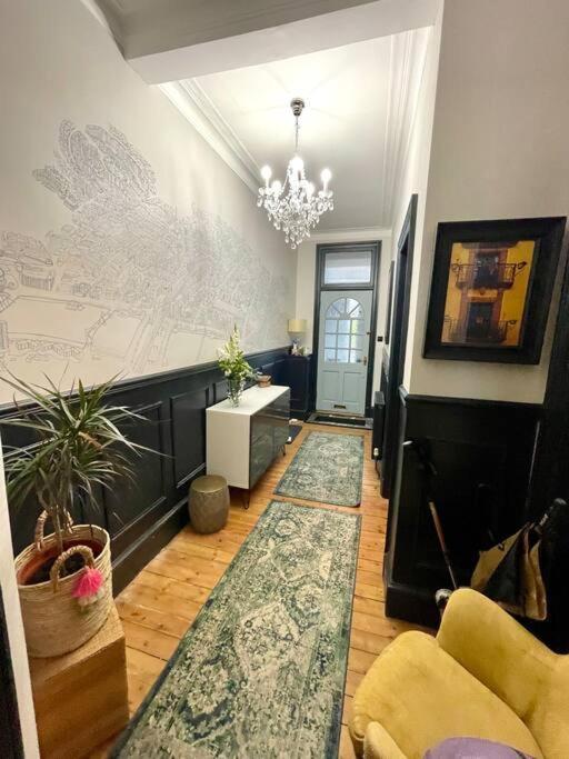 Traditional Apt Close To City Centre & Hampden Glasgow Buitenkant foto