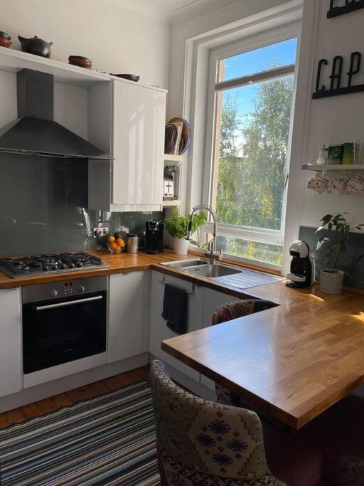Traditional Apt Close To City Centre & Hampden Glasgow Buitenkant foto