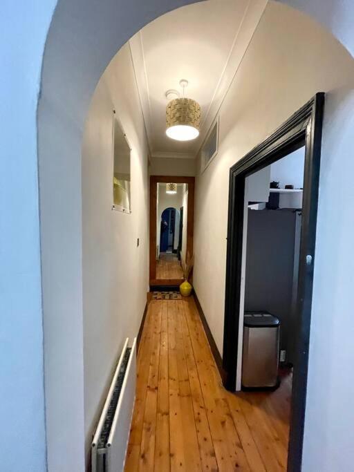 Traditional Apt Close To City Centre & Hampden Glasgow Buitenkant foto